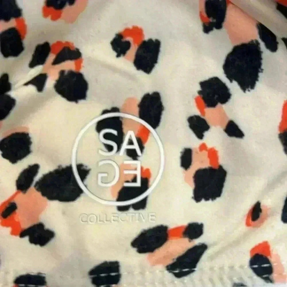 Women’s size small/ medium sports bra bundle. In good condition! - Picture 6 of 15